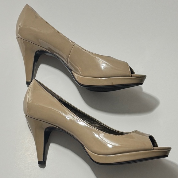 Bandolino Women's Peep Toe Platform Stiletto Dress Pumps Size 9M - Picture 4 of 7